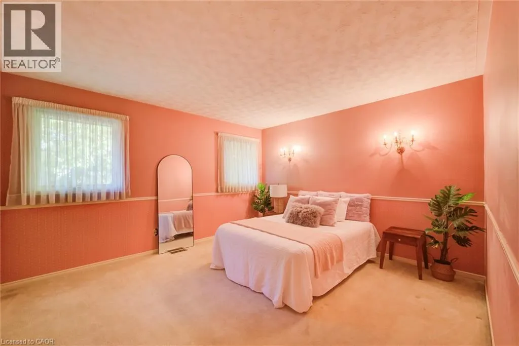 44 GREENSVIEW Drive