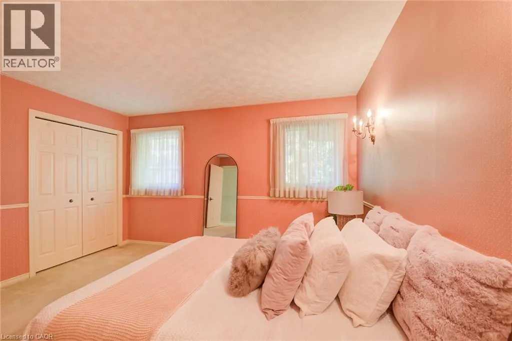 44 GREENSVIEW Drive