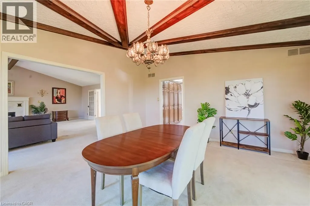 44 GREENSVIEW Drive