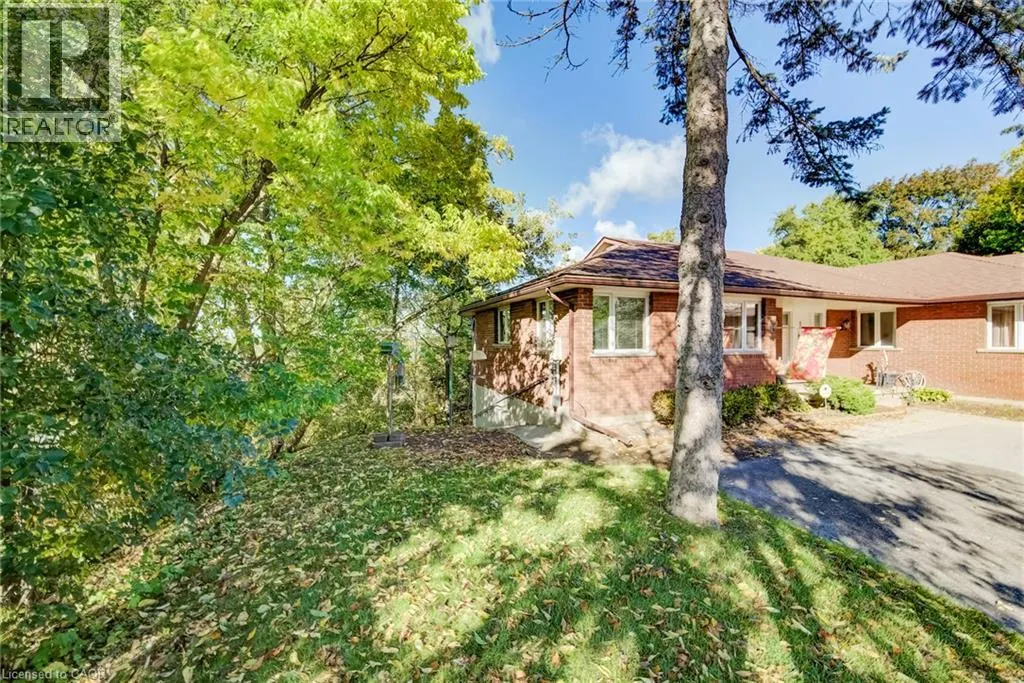 44 GREENSVIEW Drive