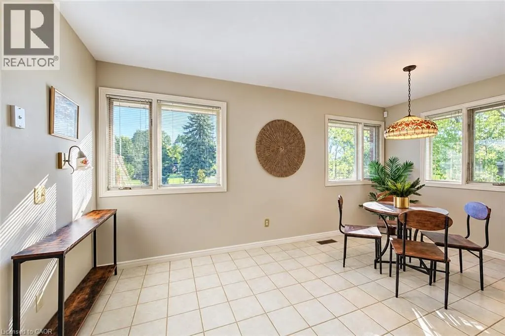 44 GREENSVIEW Drive