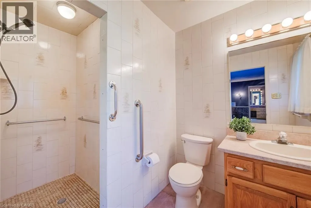44 GREENSVIEW Drive