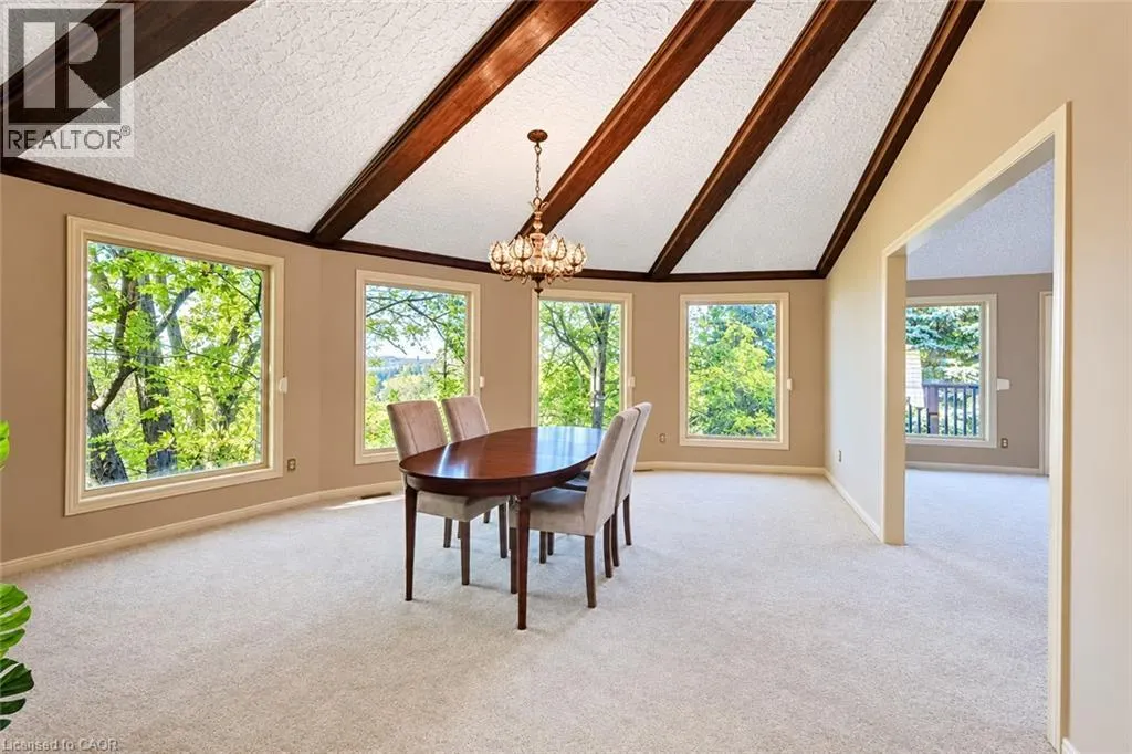 44 GREENSVIEW Drive