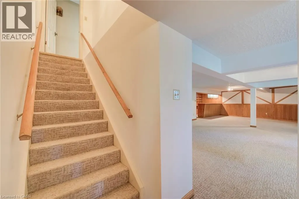 44 GREENSVIEW Drive