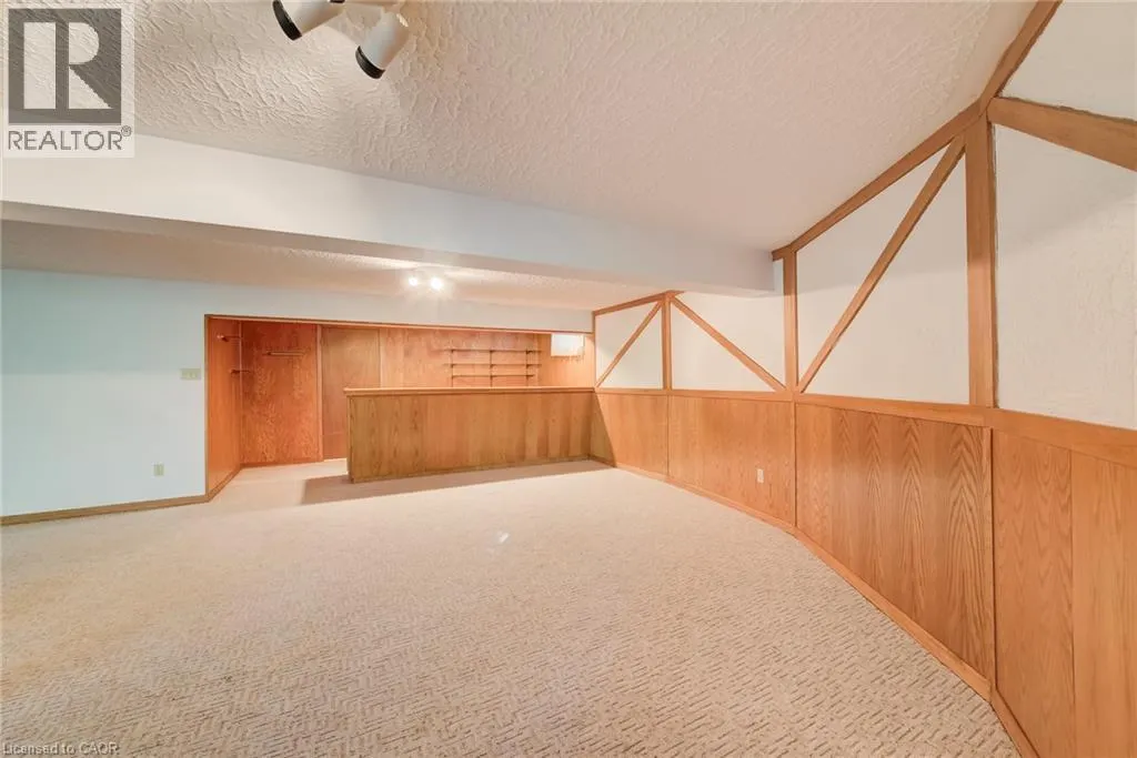 44 GREENSVIEW Drive