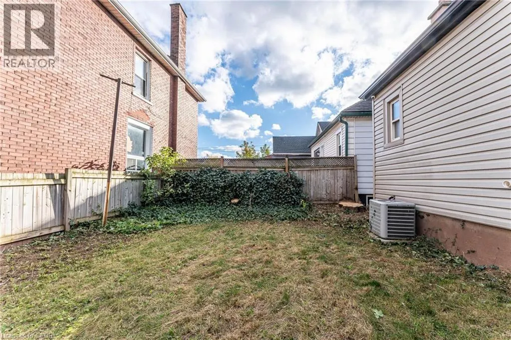 222 KENSINGTON Avenue N