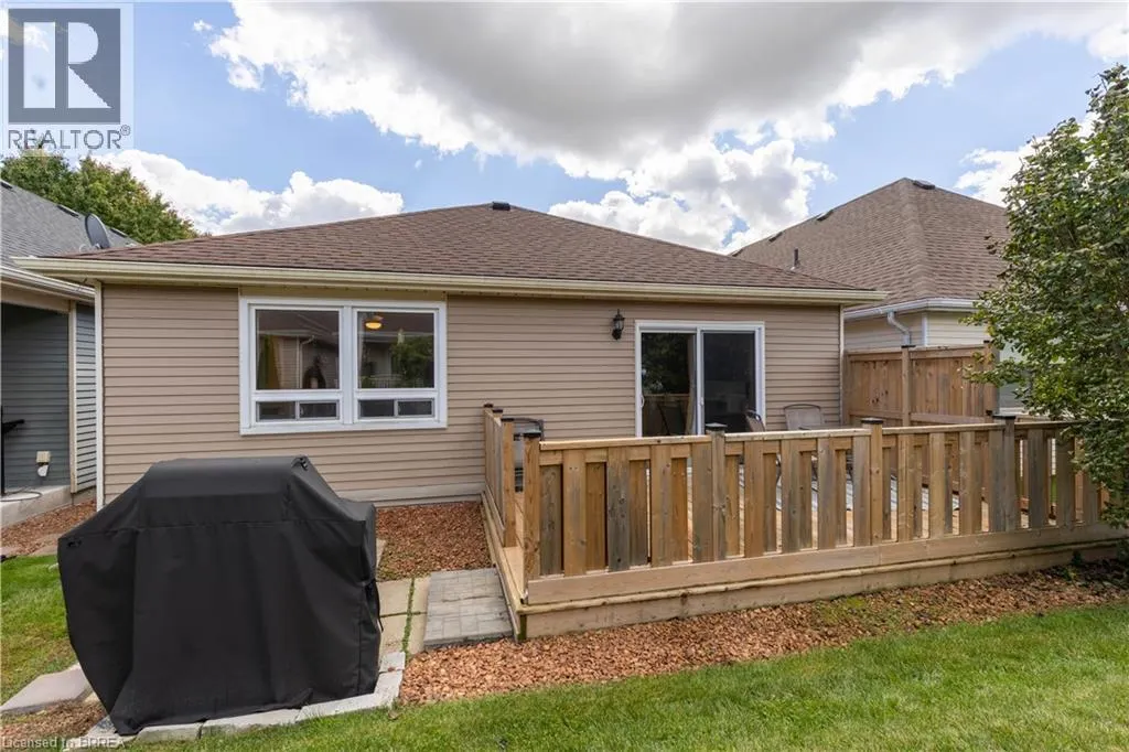 12 HAWKINS Crescent