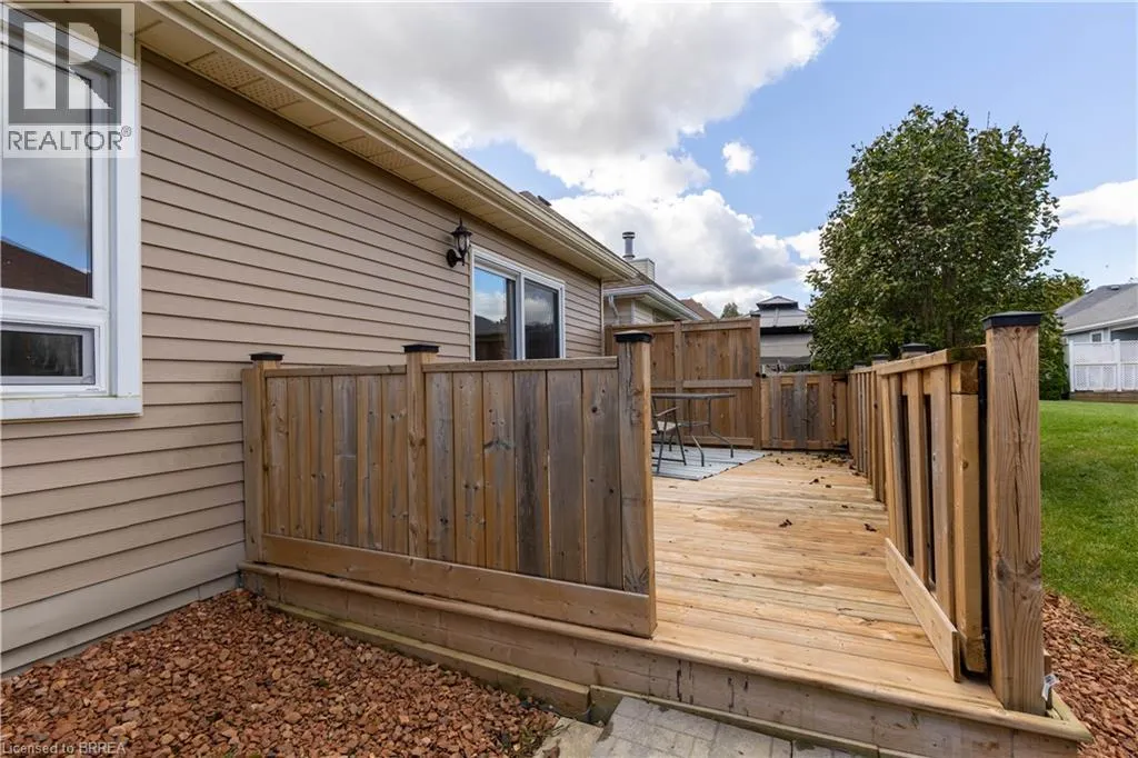 12 HAWKINS Crescent
