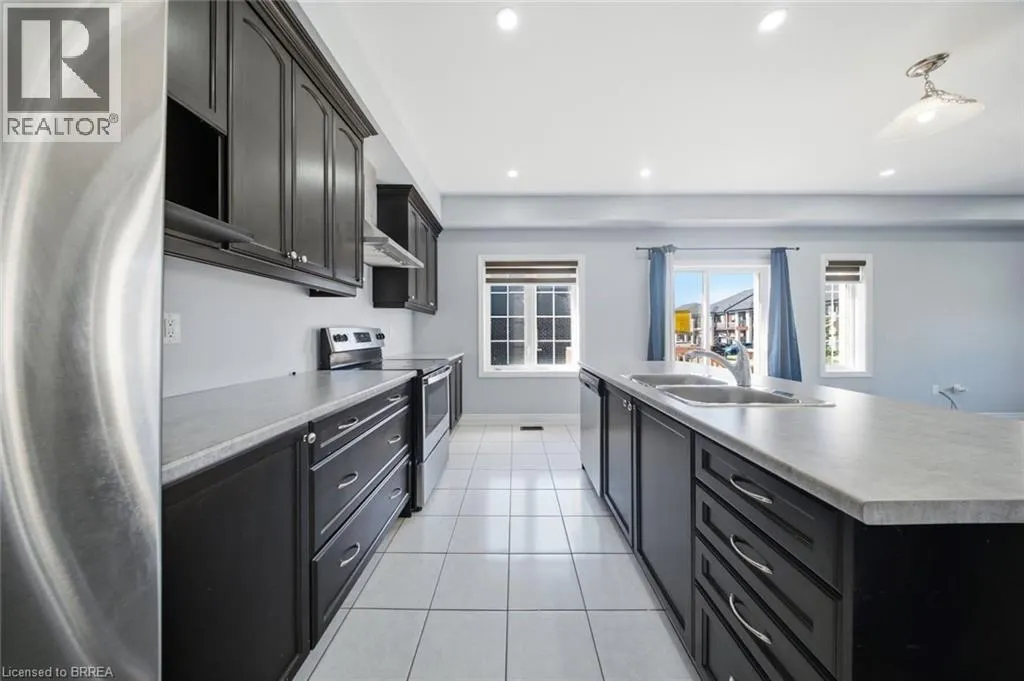 18 MACKLIN Street