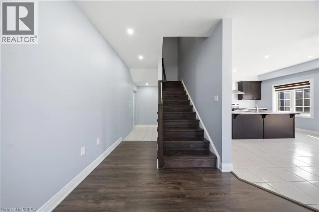 18 MACKLIN Street