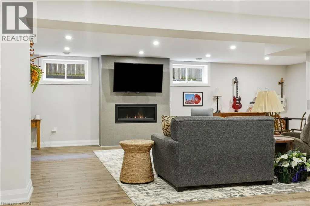42 CARLTON Avenue