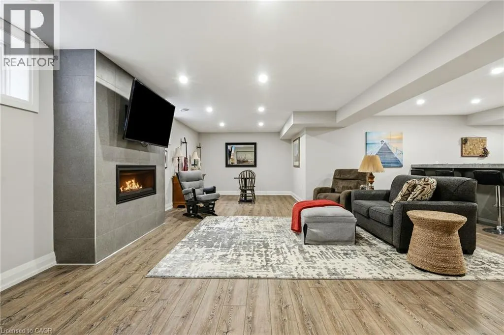 42 CARLTON Avenue