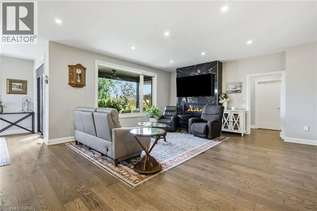 42 CARLTON Avenue