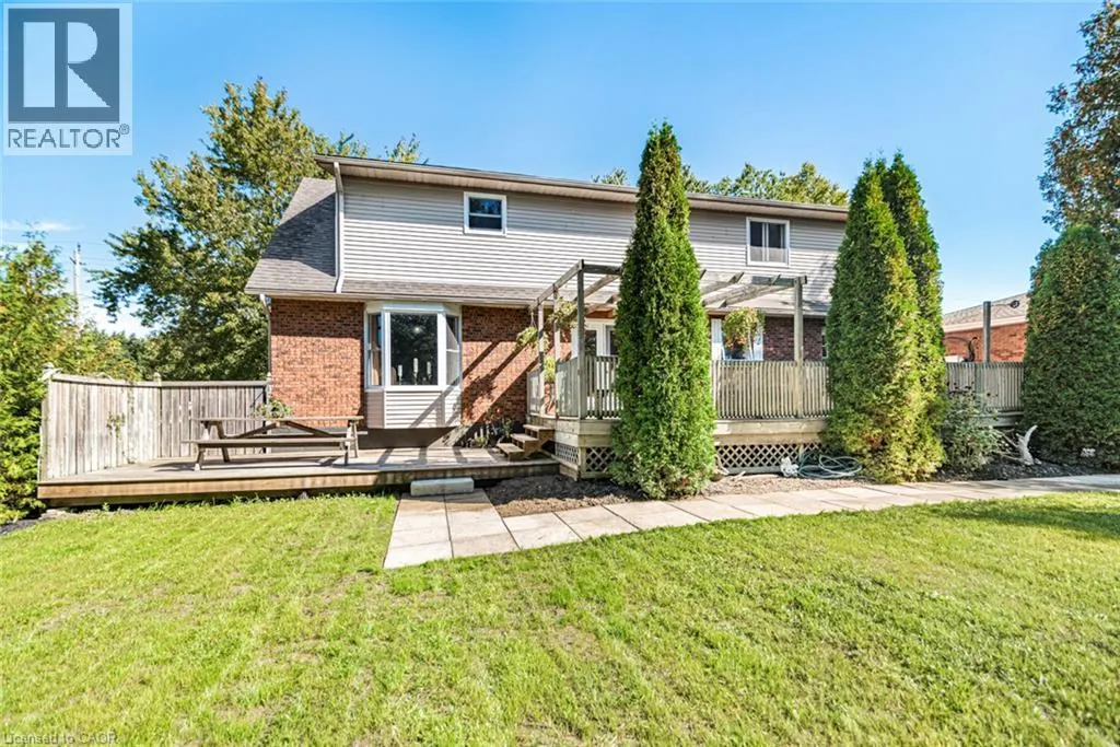 714 CROSS Street W