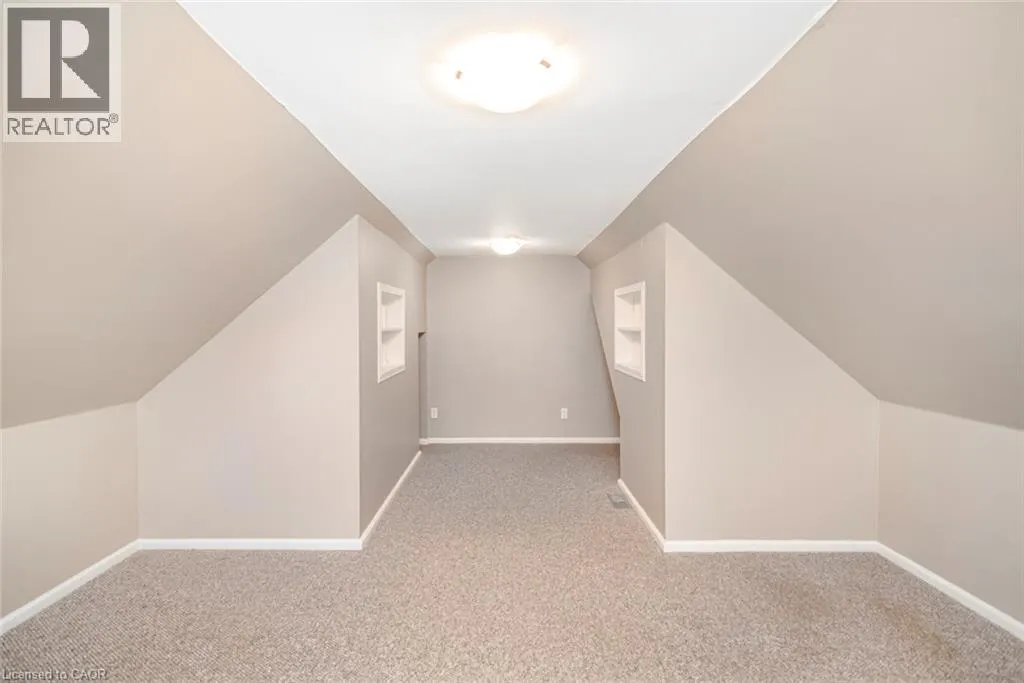 714 CROSS Street W