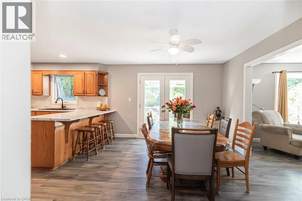 714 CROSS Street W