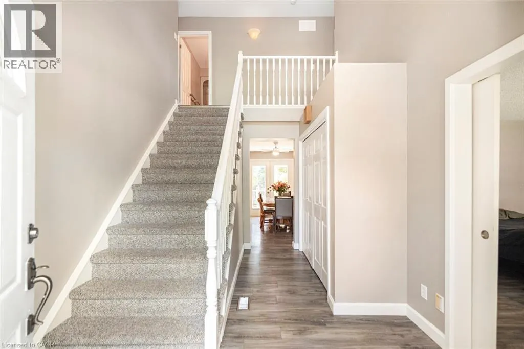 714 CROSS Street W
