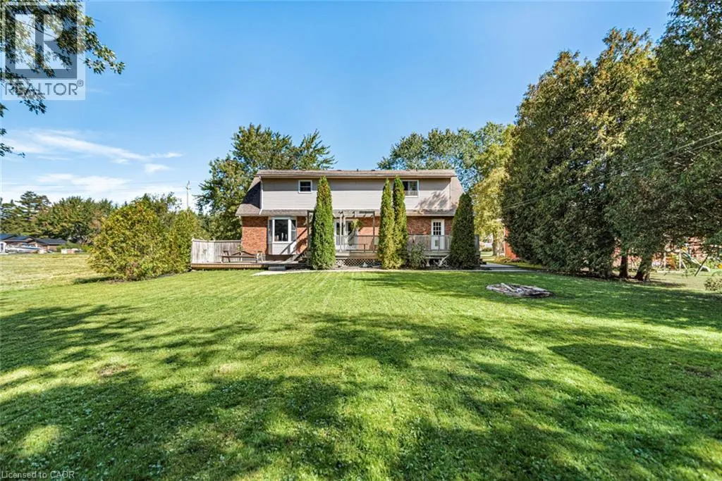 714 CROSS Street W
