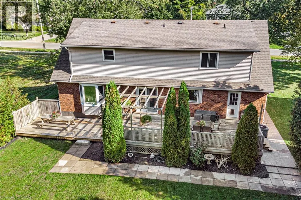 714 CROSS Street W