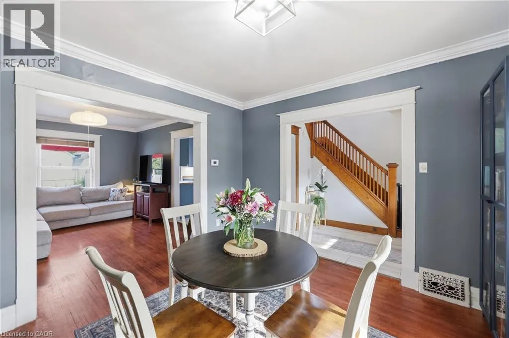 52 BERRYMAN Avenue