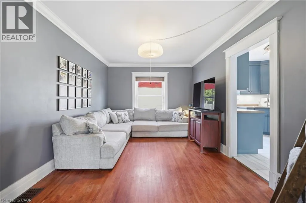 52 BERRYMAN Avenue