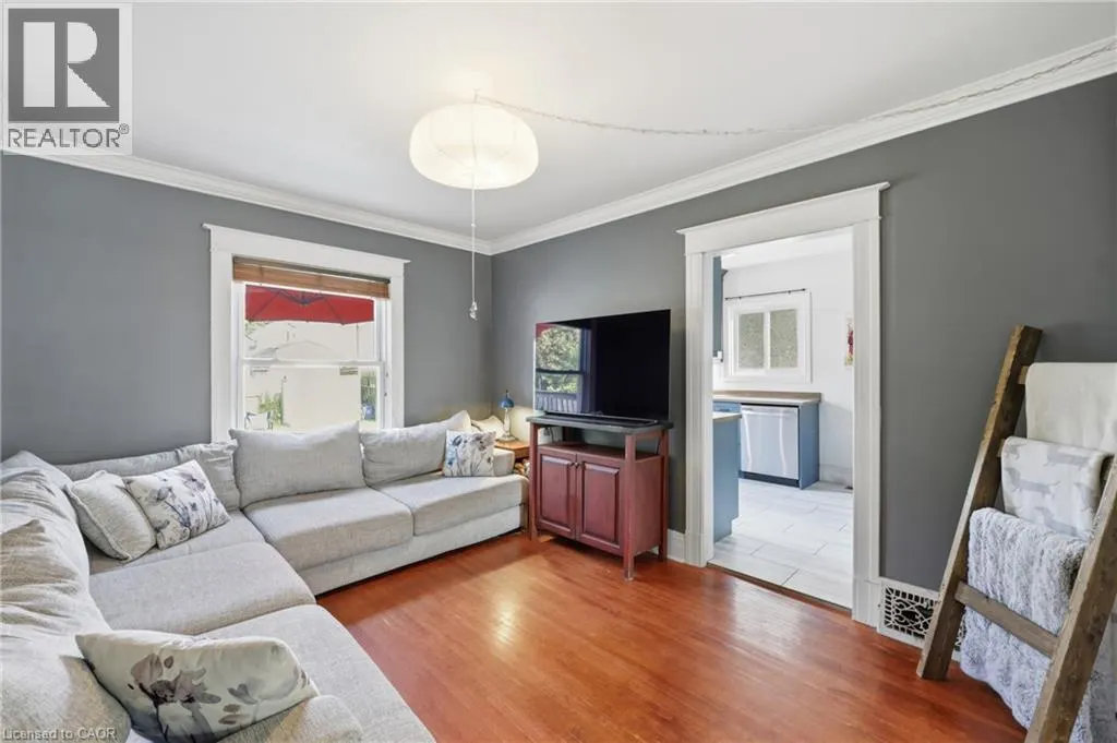 52 BERRYMAN Avenue