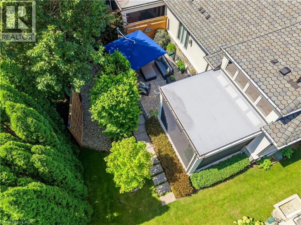 23 ALBION Way