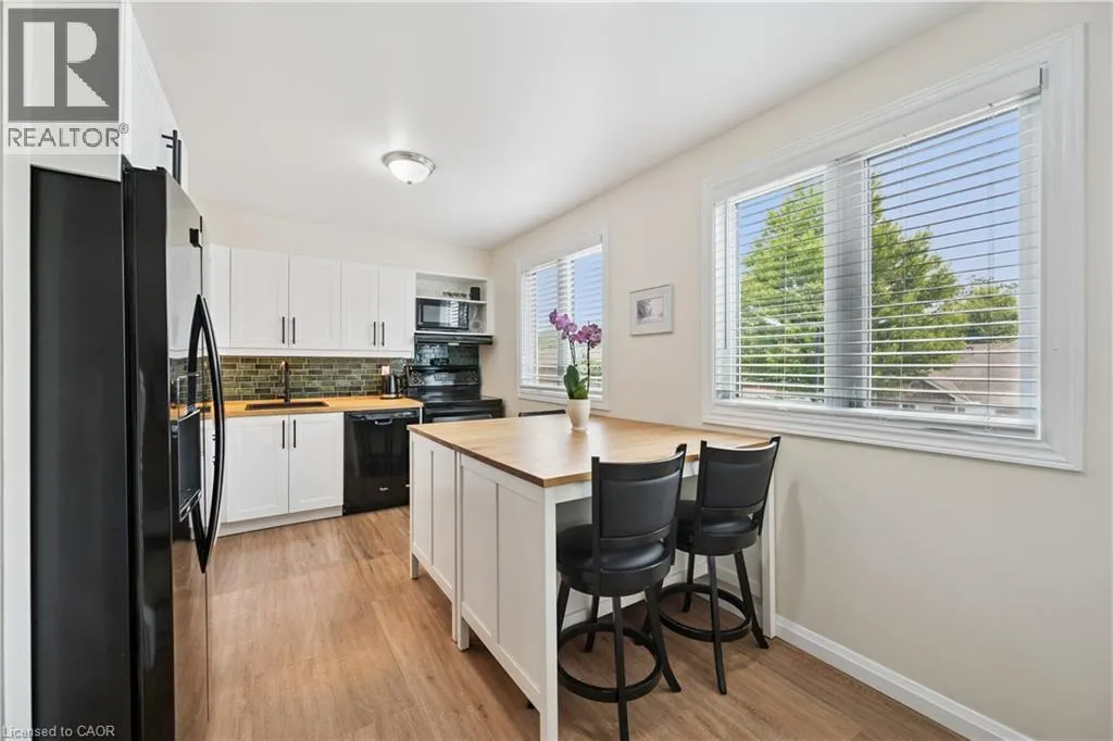 38 HARRIS Avenue Unit# A #A