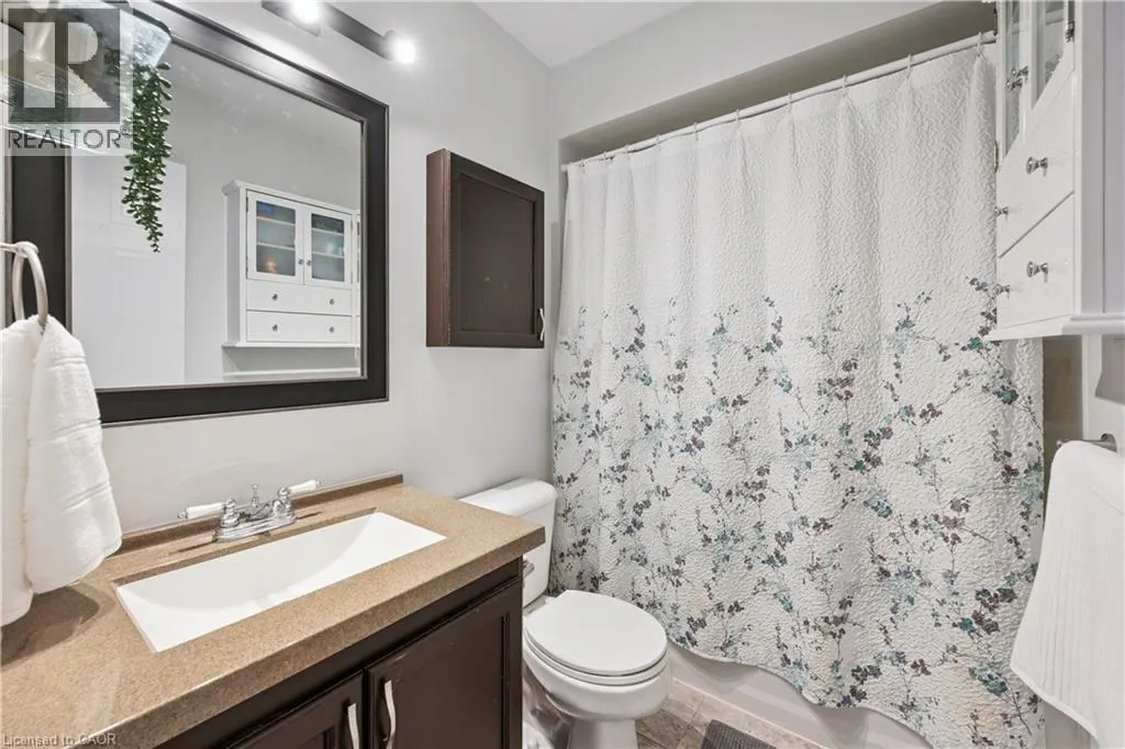 38 HARRIS Avenue Unit# A #A
