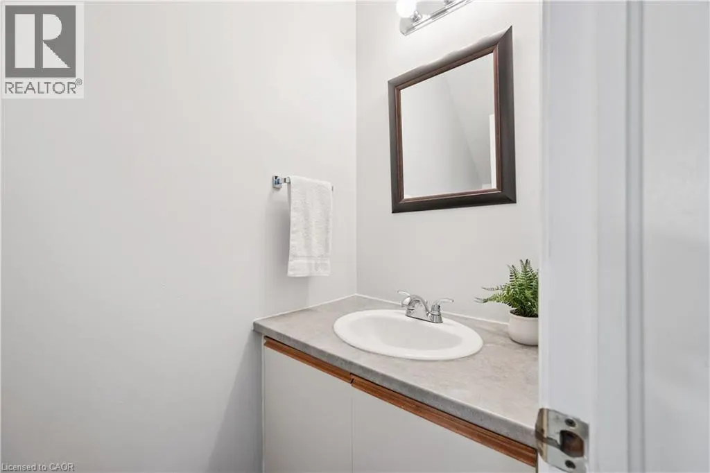 38 HARRIS Avenue Unit# A #A