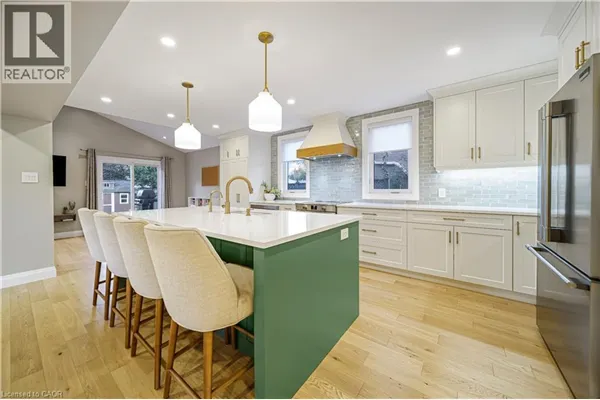 99 BEECHMANOR Crescent