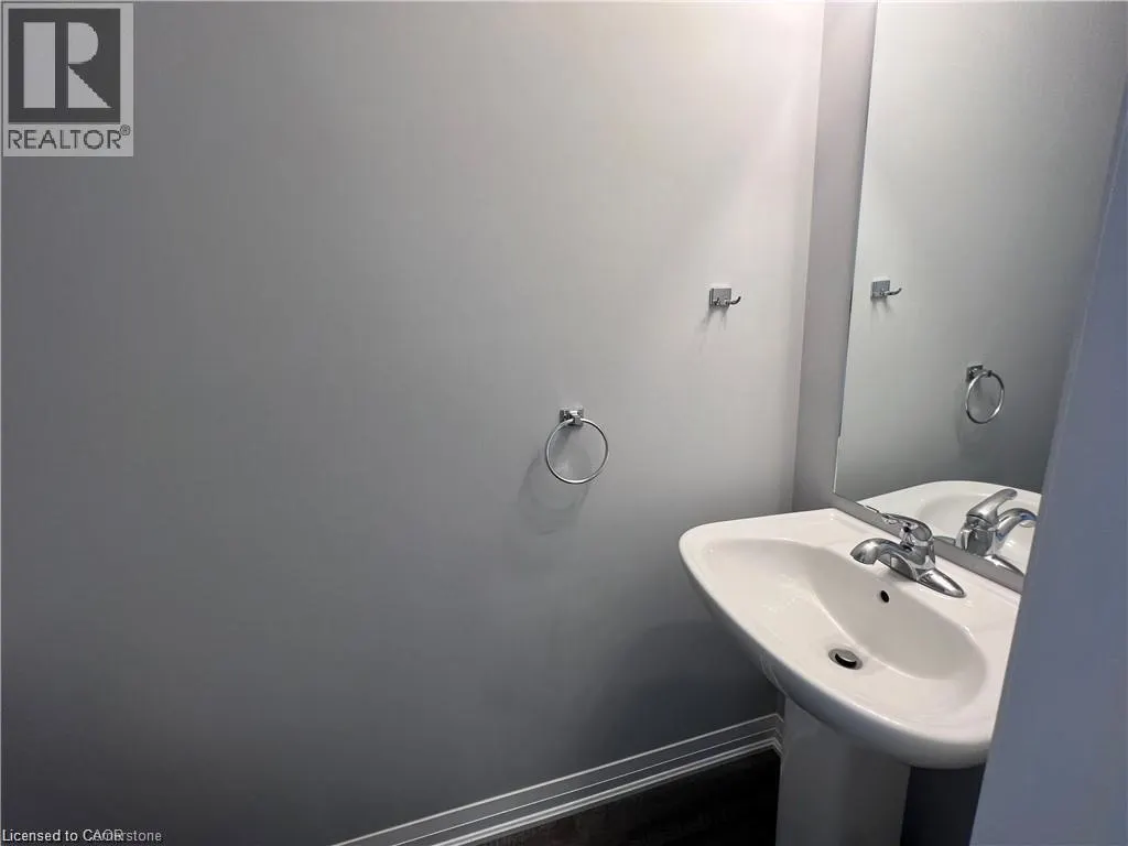 18 AQUA Lane