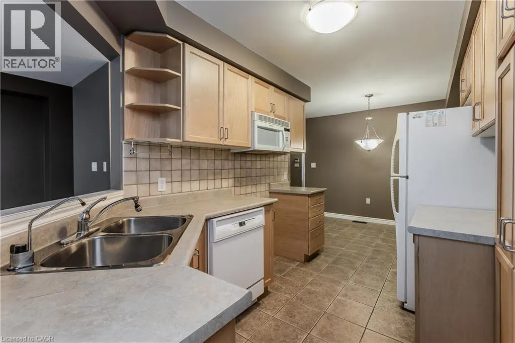 348 HIGHLAND Road Unit# 17 #17
