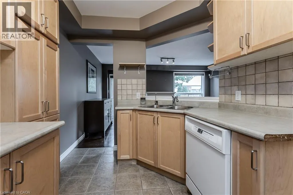 348 HIGHLAND Road Unit# 17 #17