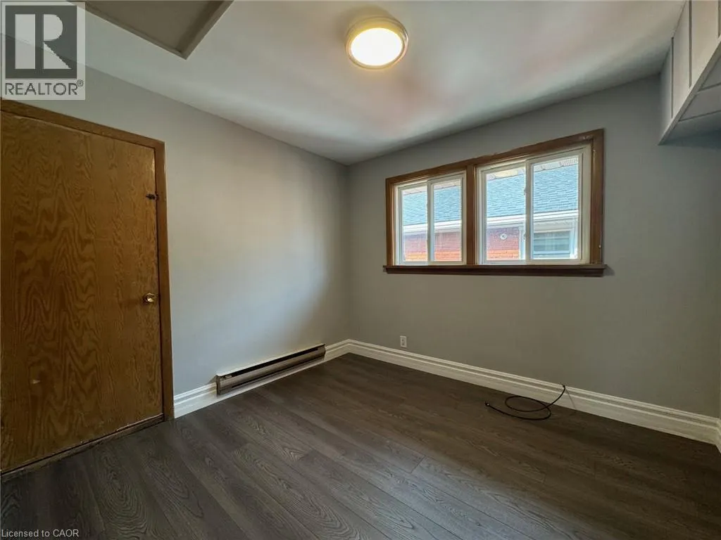 192 ALLEN Street E Unit# 3 #3