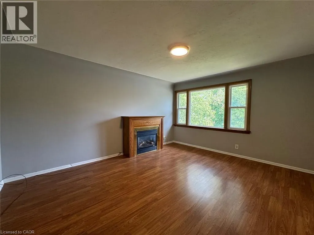 192 ALLEN Street E Unit# 3 #3