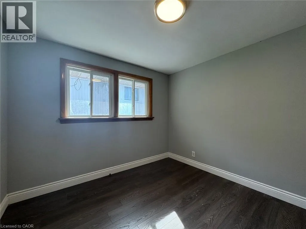 192 ALLEN Street E Unit# 3 #3