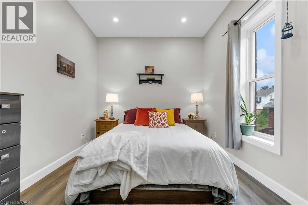 348 DALHOUSIE Street