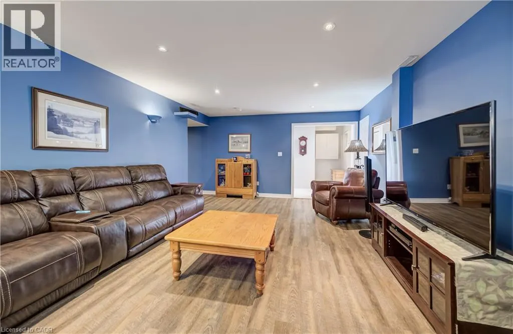 17 KINGSLEY Road