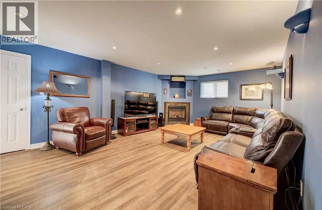 17 KINGSLEY Road
