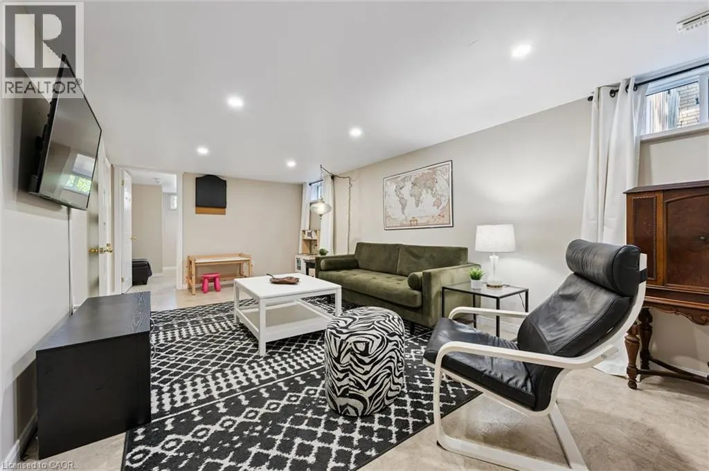 54 PINECREST Drive