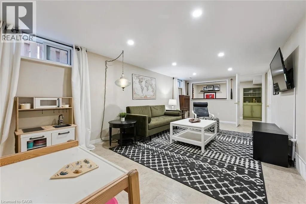 54 PINECREST Drive