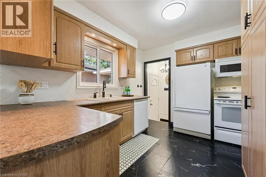 54 PINECREST Drive