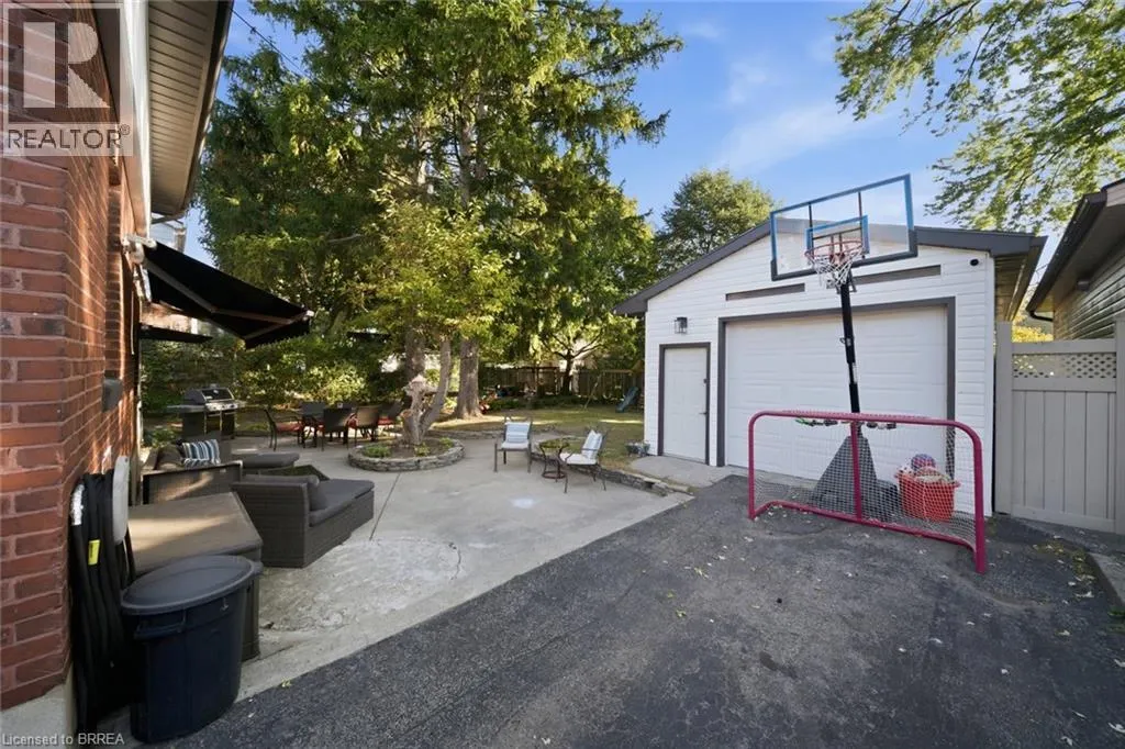 13 FOREST Road