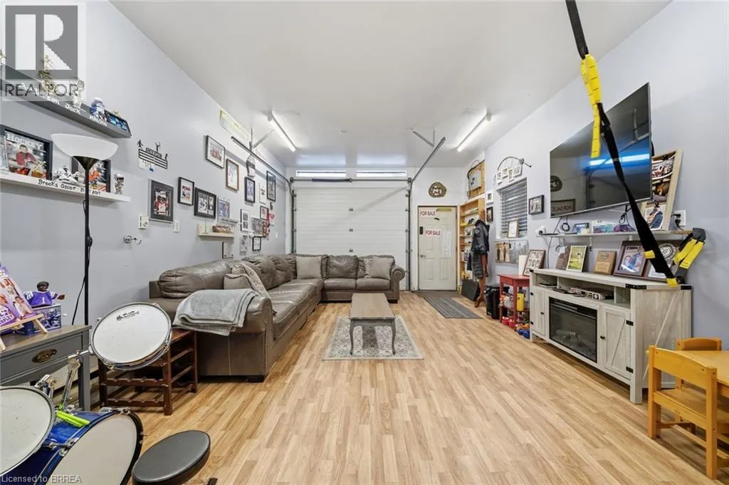13 FOREST Road