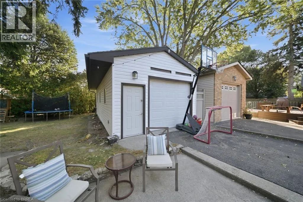 13 FOREST Road