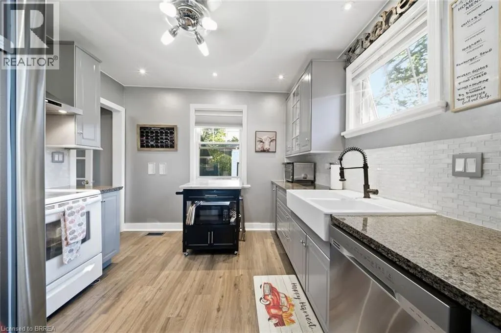 13 FOREST Road