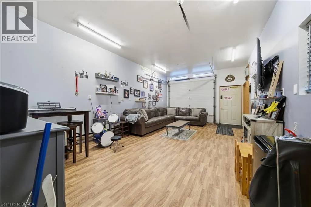 13 FOREST Road