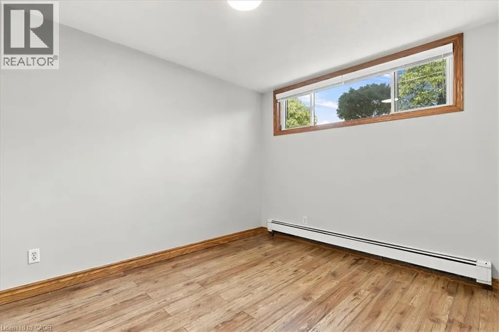 115 ROXBOROUGH Avenue