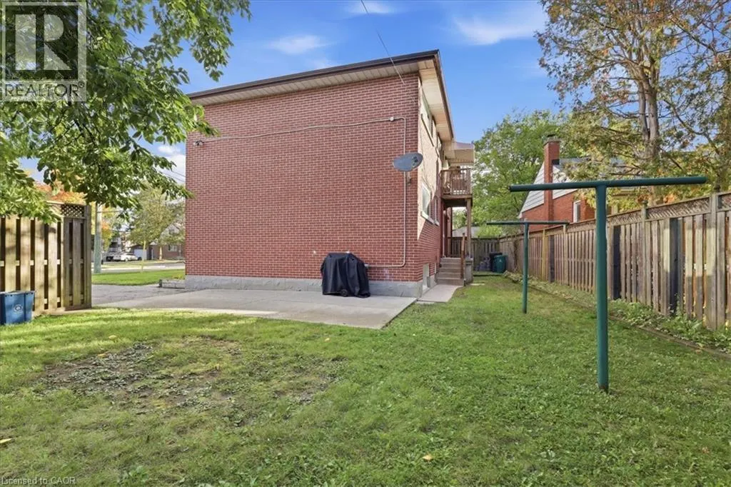 115 ROXBOROUGH Avenue